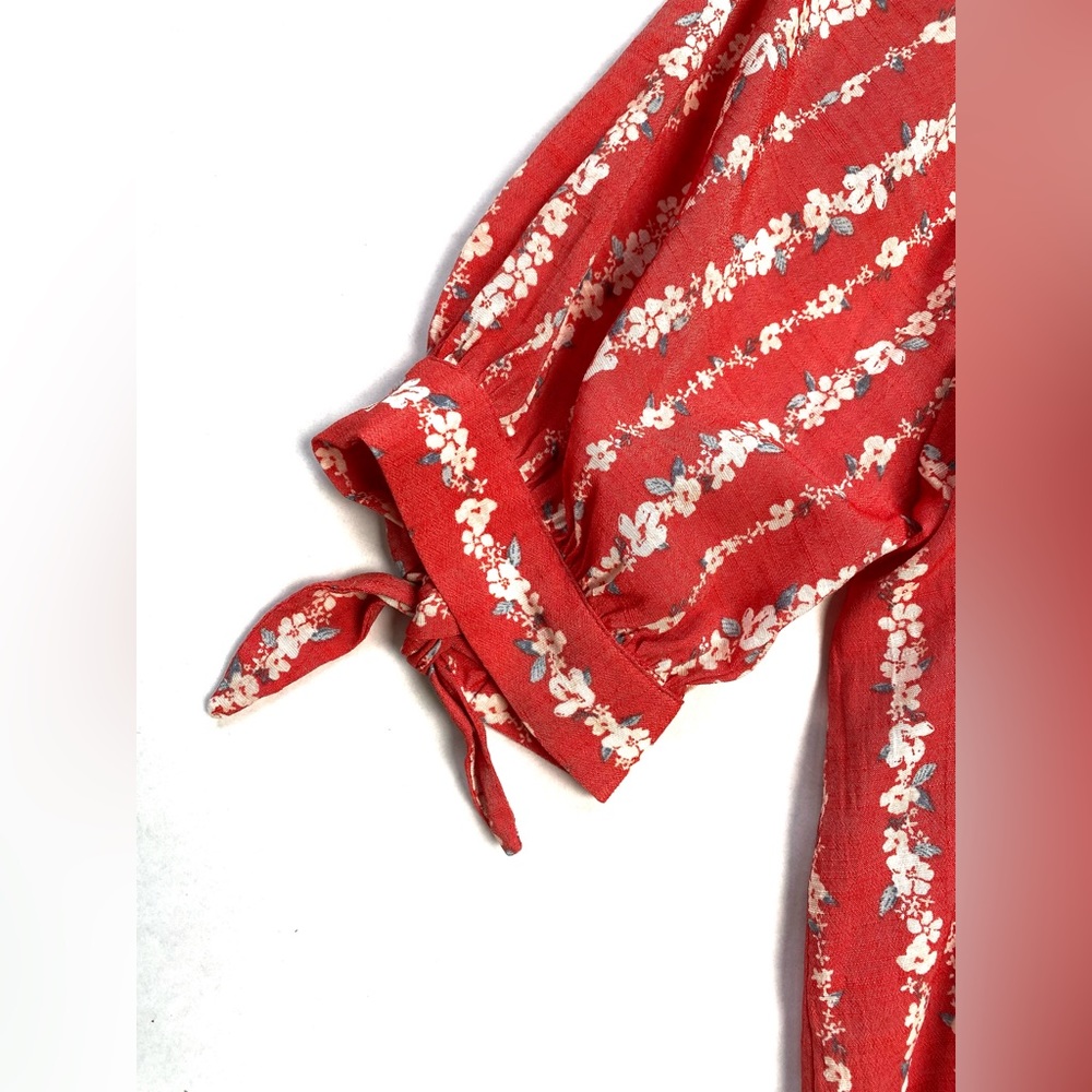 Lauren Conrad Red Floral Button-Up Short Sleeve Top/Blouse Tie Sleeve Size M - Picture 5 of 11